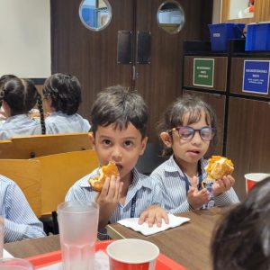 Students Fun Day Out at Burger King (2)