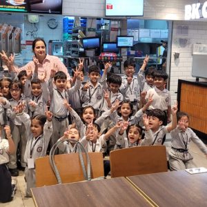 Students Fun Day Out at Burger King (5)